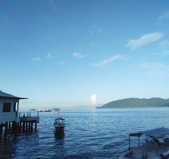 2월 9일 코타키나발루 날씨 현황: 맑은 하늘과 강한 자외선 주의보